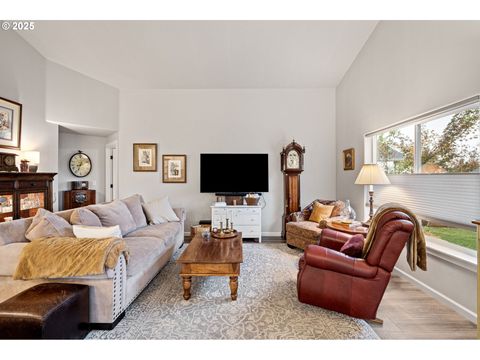 Tiny photo for 368 Hillegas Ave, Creswell, OR 97426 (MLS # 459506977)