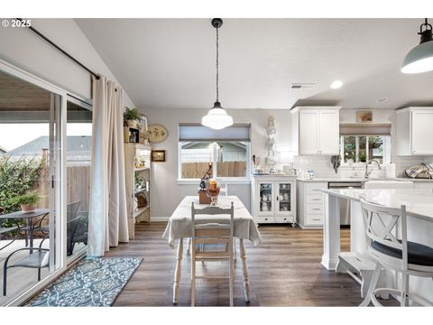 Tiny photo for 368 Hillegas Ave, Creswell, OR 97426 (MLS # 459506977)