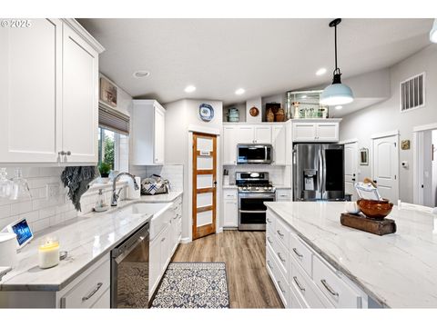 Tiny photo for 368 Hillegas Ave, Creswell, OR 97426 (MLS # 459506977)