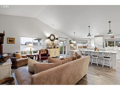 Tiny photo for 368 Hillegas Ave, Creswell, OR 97426 (MLS # 459506977)