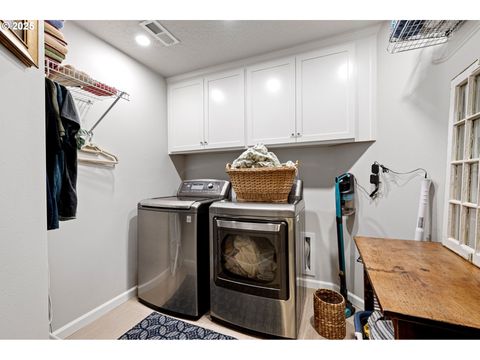 Tiny photo for 368 Hillegas Ave, Creswell, OR 97426 (MLS # 459506977)