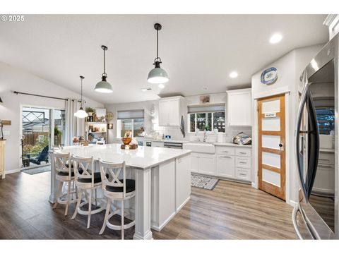 Tiny photo for 368 Hillegas Ave, Creswell, OR 97426 (MLS # 459506977)