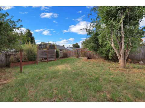 Tiny photo for 589 Mary Neal Ln, Creswell, OR 97426 (MLS # 261416434)
