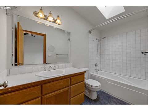 Tiny photo for 589 Mary Neal Ln, Creswell, OR 97426 (MLS # 261416434)