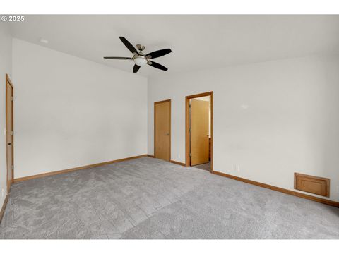 Tiny photo for 589 Mary Neal Ln, Creswell, OR 97426 (MLS # 261416434)