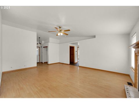 Tiny photo for 589 Mary Neal Ln, Creswell, OR 97426 (MLS # 261416434)