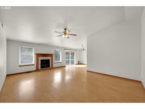 Tiny photo for 589 Mary Neal Ln, Creswell, OR 97426 (MLS # 261416434)