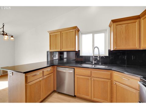 Tiny photo for 589 Mary Neal Ln, Creswell, OR 97426 (MLS # 261416434)