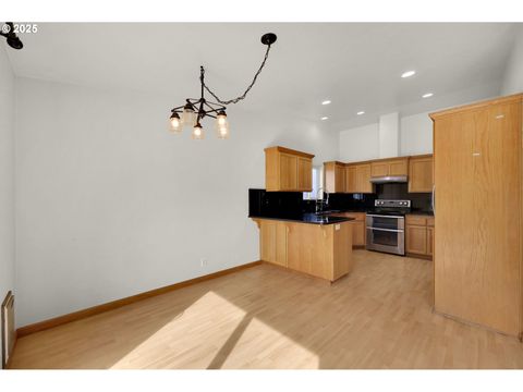 Tiny photo for 589 Mary Neal Ln, Creswell, OR 97426 (MLS # 261416434)