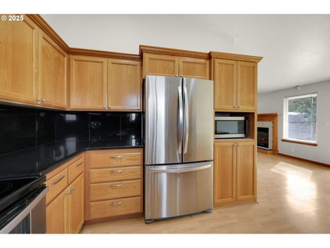 Tiny photo for 589 Mary Neal Ln, Creswell, OR 97426 (MLS # 261416434)