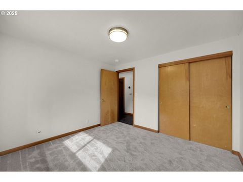 Tiny photo for 589 Mary Neal Ln, Creswell, OR 97426 (MLS # 261416434)