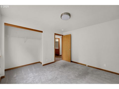 Tiny photo for 589 Mary Neal Ln, Creswell, OR 97426 (MLS # 261416434)