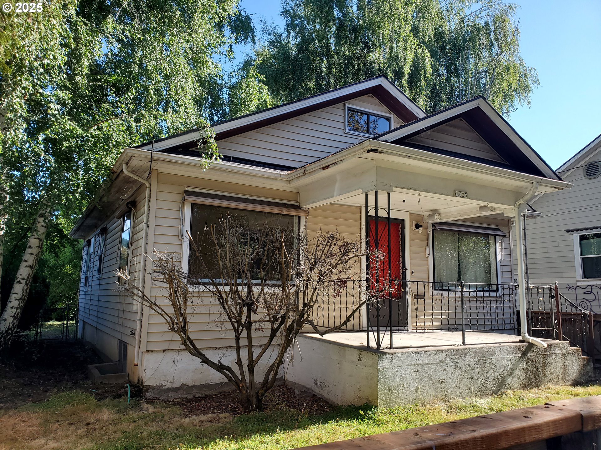 4623 SE DIVISION ST