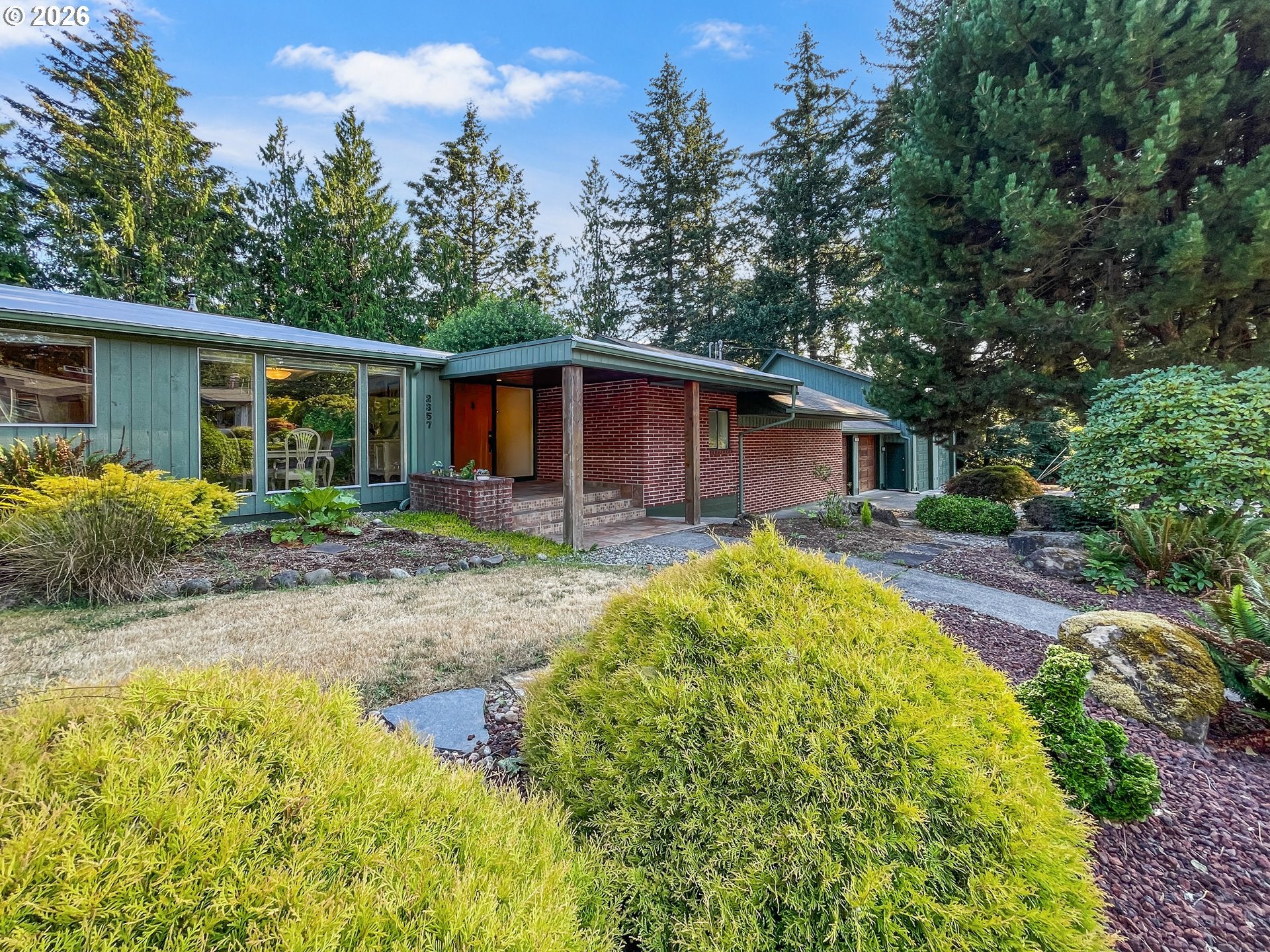 2357 CASCADE WAY