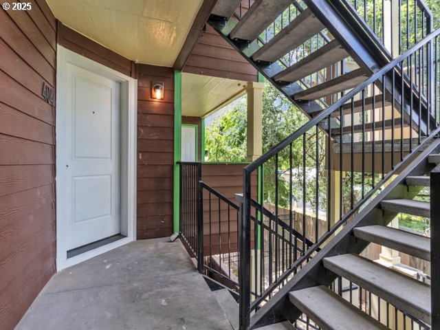 9257 SE CLINTON ST 404