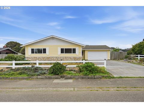 835 12TH ST Bandon OR 97411