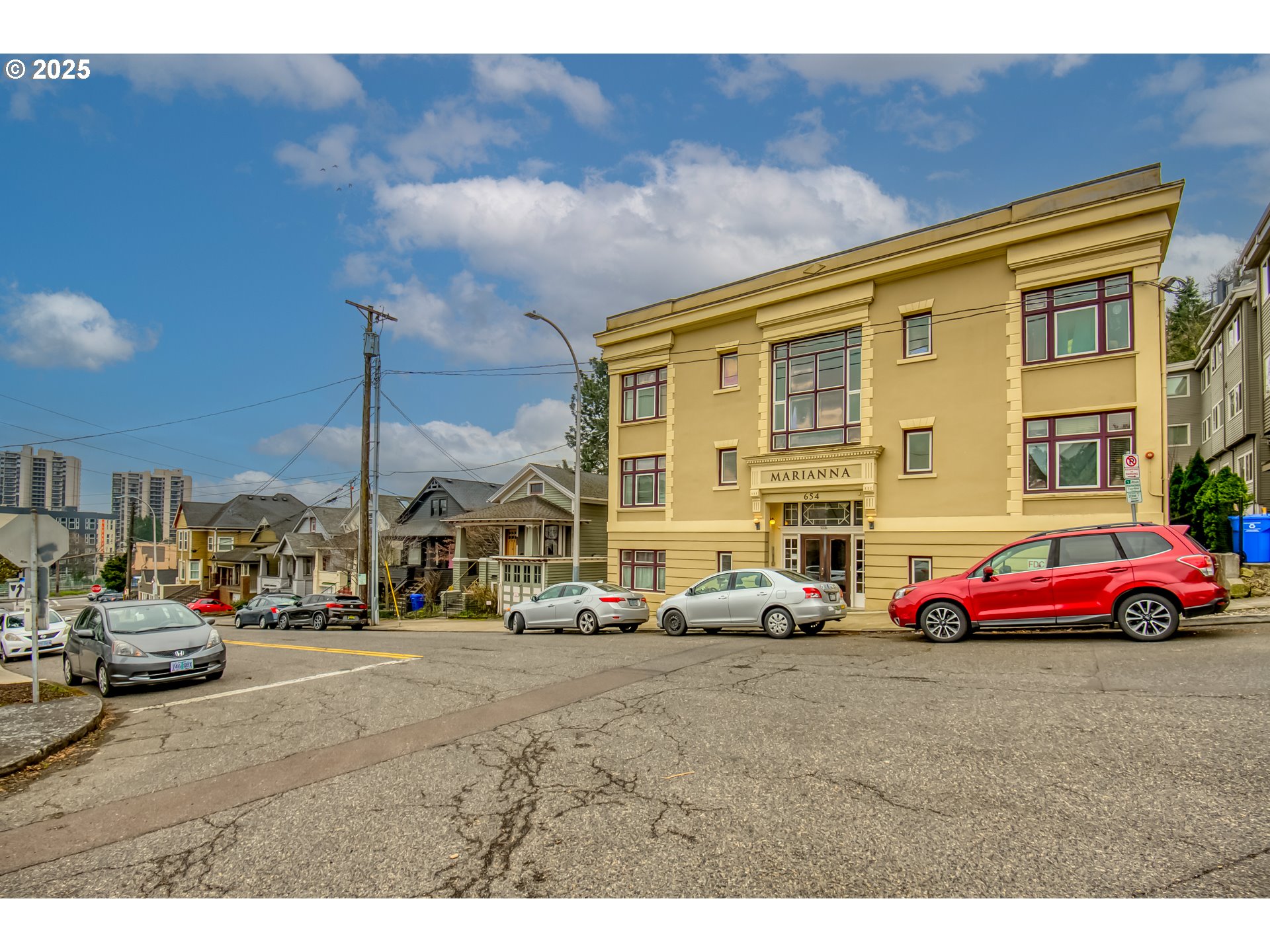 654 SW GRANT ST 304