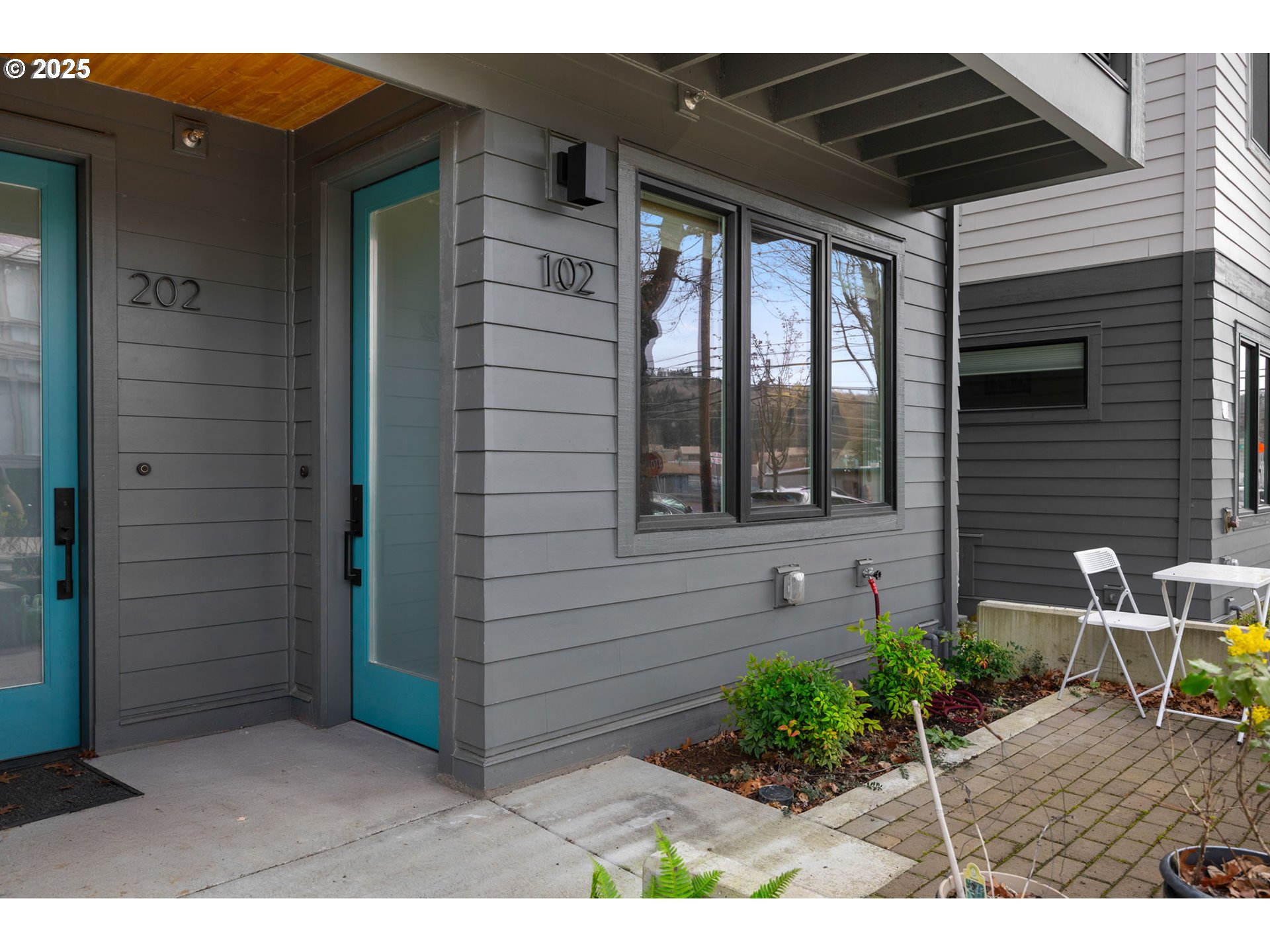 601 SE SPOKANE ST 102