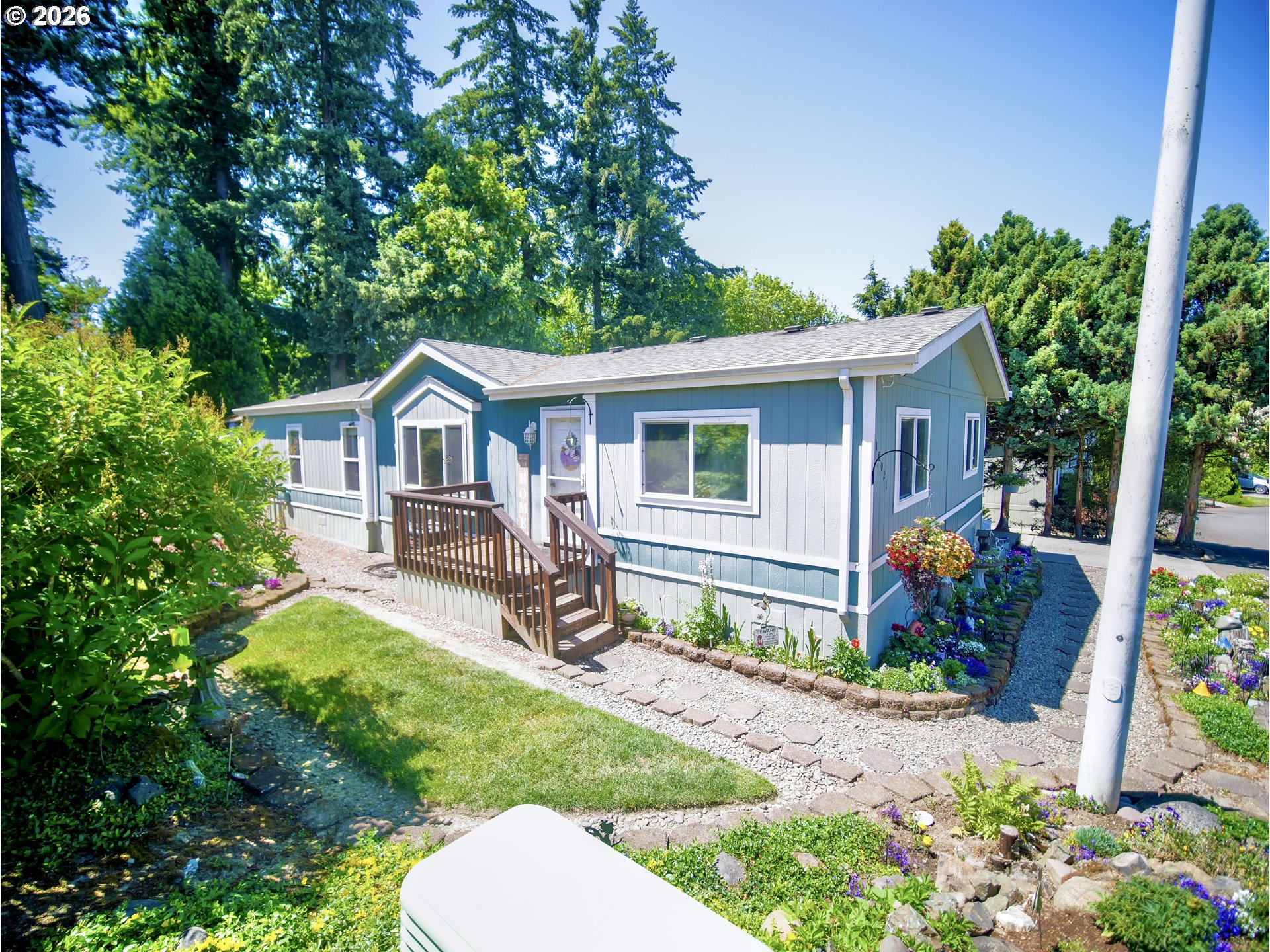 18021 COUNTRY VILLAGE DR
