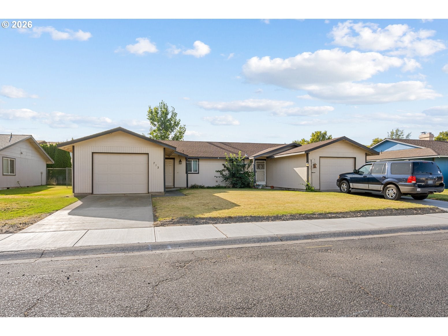 713 SW MT HOOD AVE
