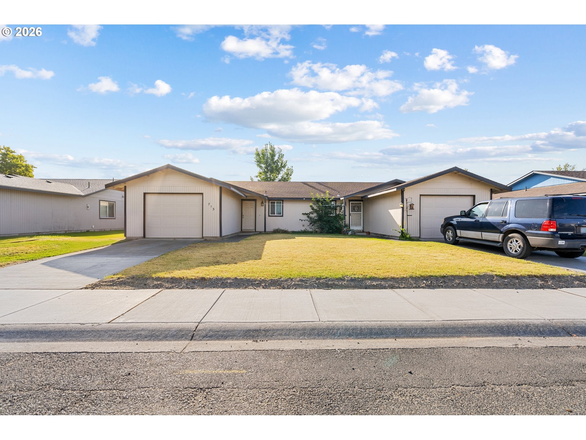713 SW MT HOOD AVE