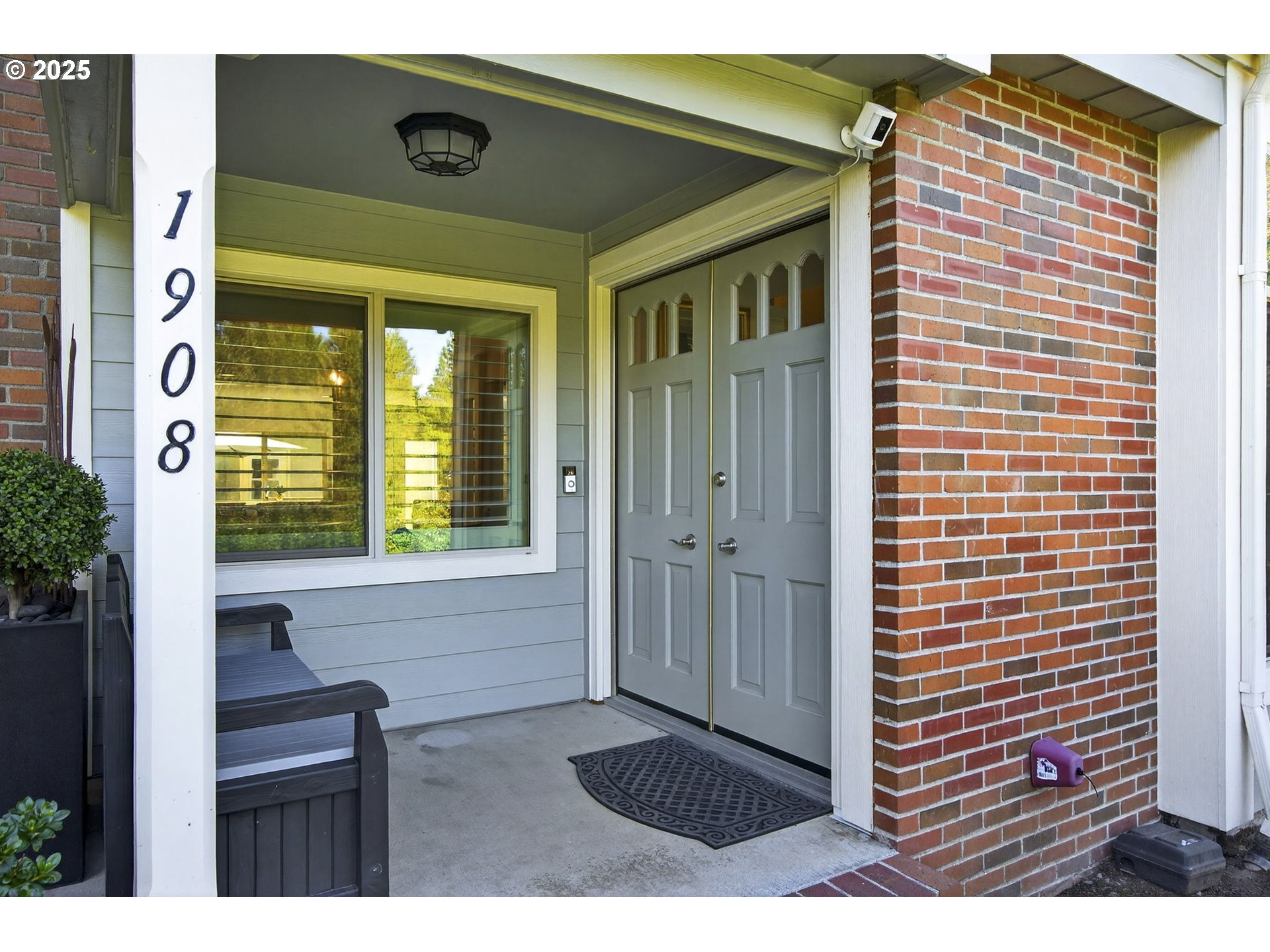 1908 BONNIEBRAE DR