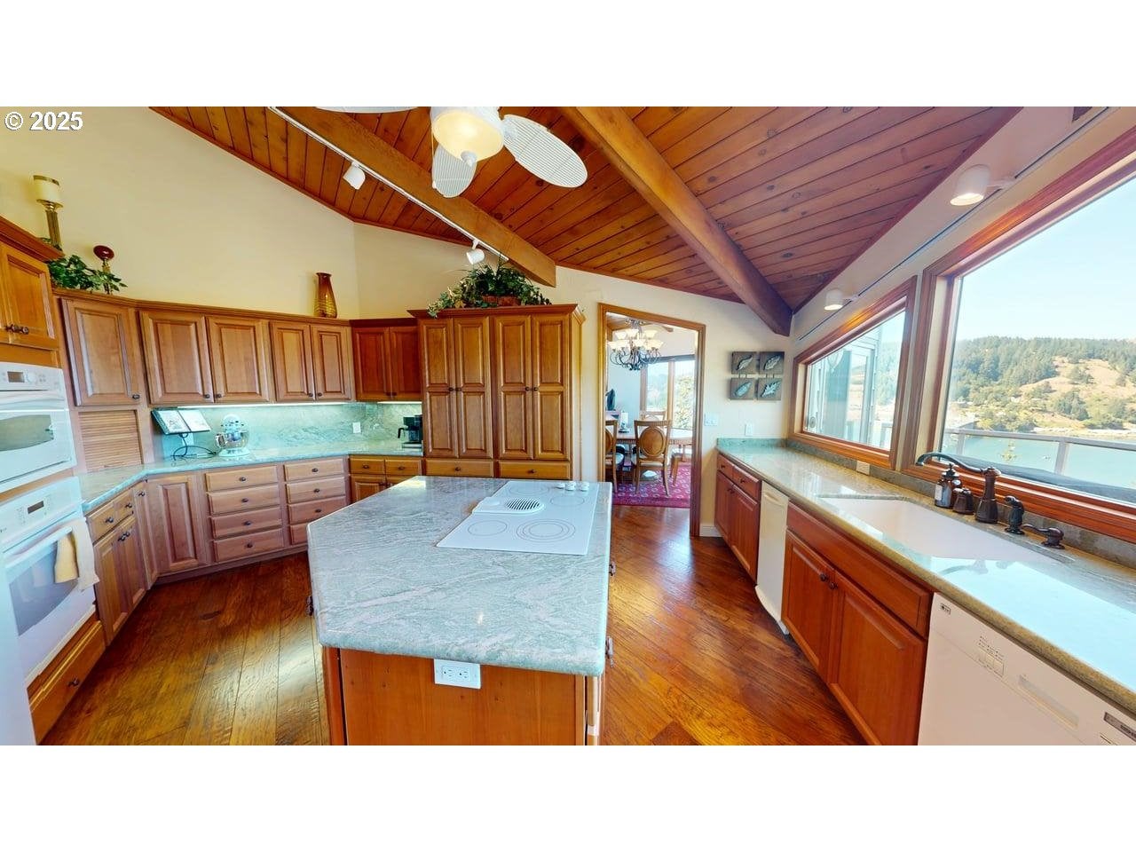 94418 Tom Cat Hill Rd, Gold Beach, OR, 97444, USA, 4 Bedrooms Bedrooms, ,3 BathroomsBathrooms,Residential,Active,94418 Tom Cat Hill Rd,471731857