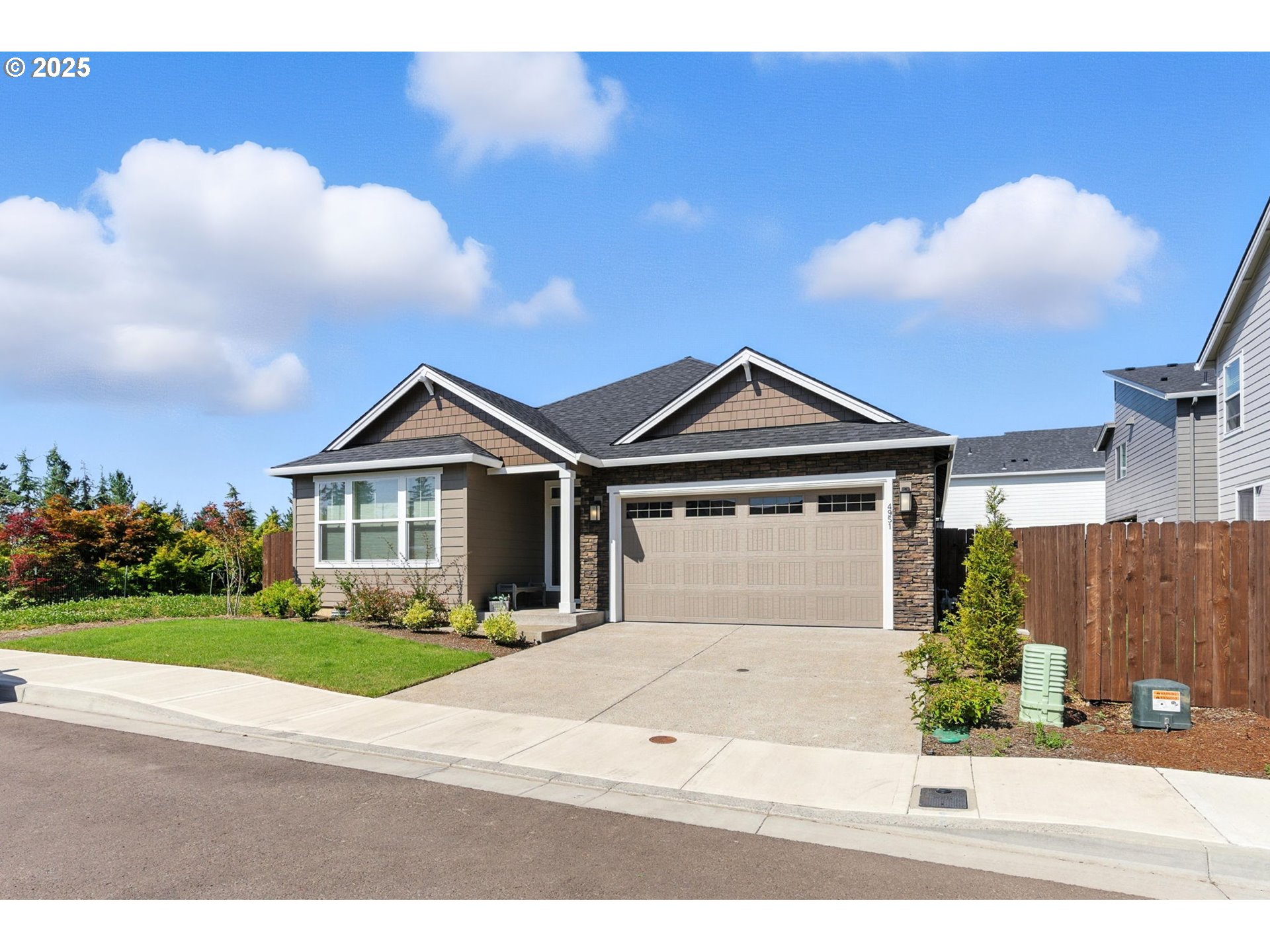 4951 SW DAY LN