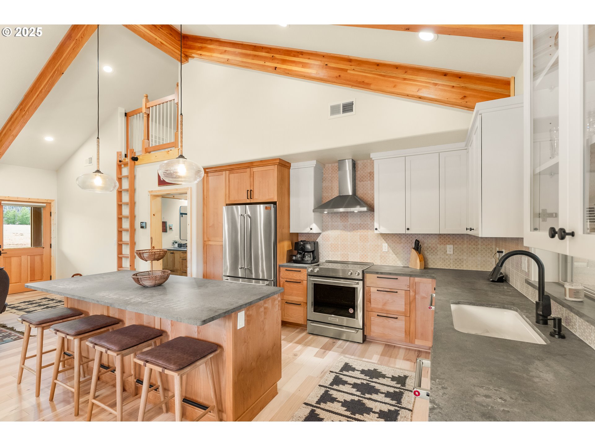 Rare opportunity to own Illahee Ranch, rich with Native American Histo – image 22