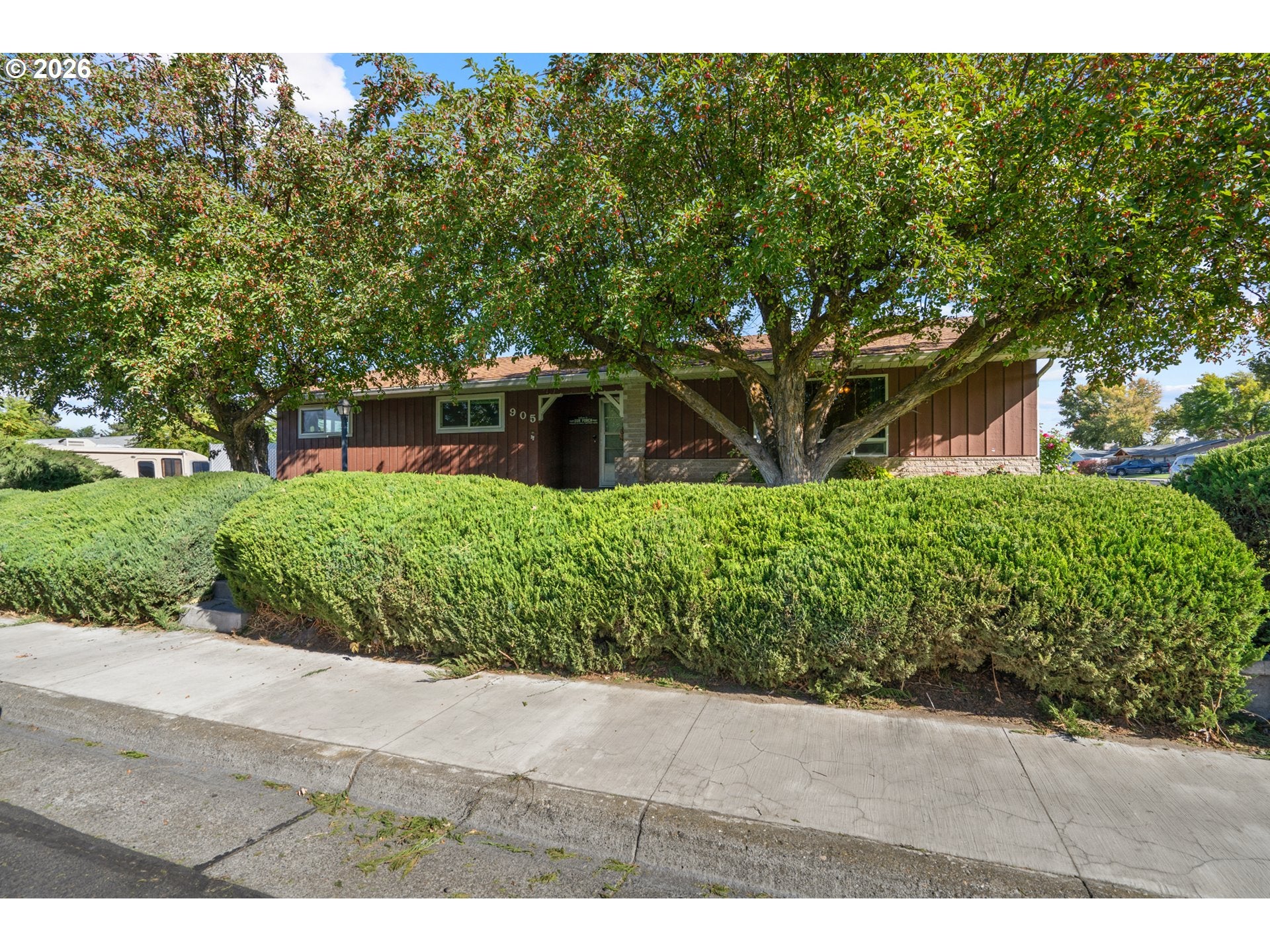 905 SW 4TH ST