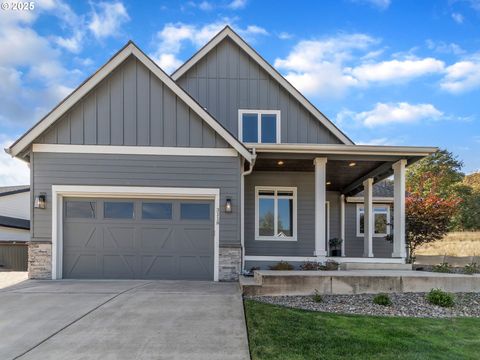 Photo of 3118 SW 2nd St, McMinnville, OR 97128 (MLS # 255166904)