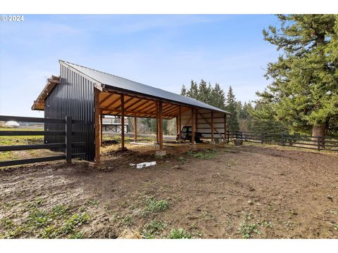 A home in Estacada