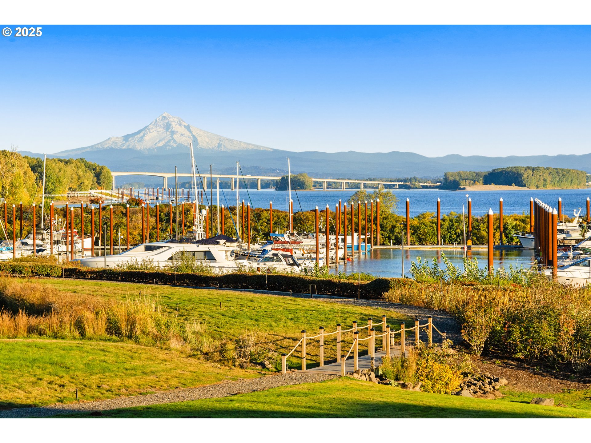 5421 SE SCENIC LN 200