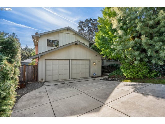 2760 MALIBU WAY, EUGENE, OR 97405 - Image 8ba93ad5e4e0bef4fc473a563cc6b96b/3112509702