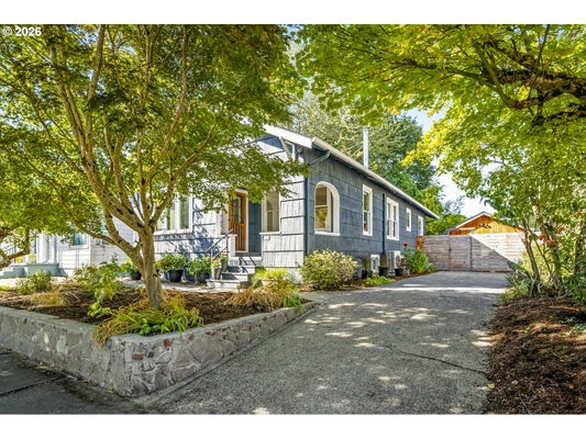 641 NE HOLLAND ST, PORTLAND, OR 97211 - Image 8baee1d0a46cbee9d2acfcb774b7093b/496123890