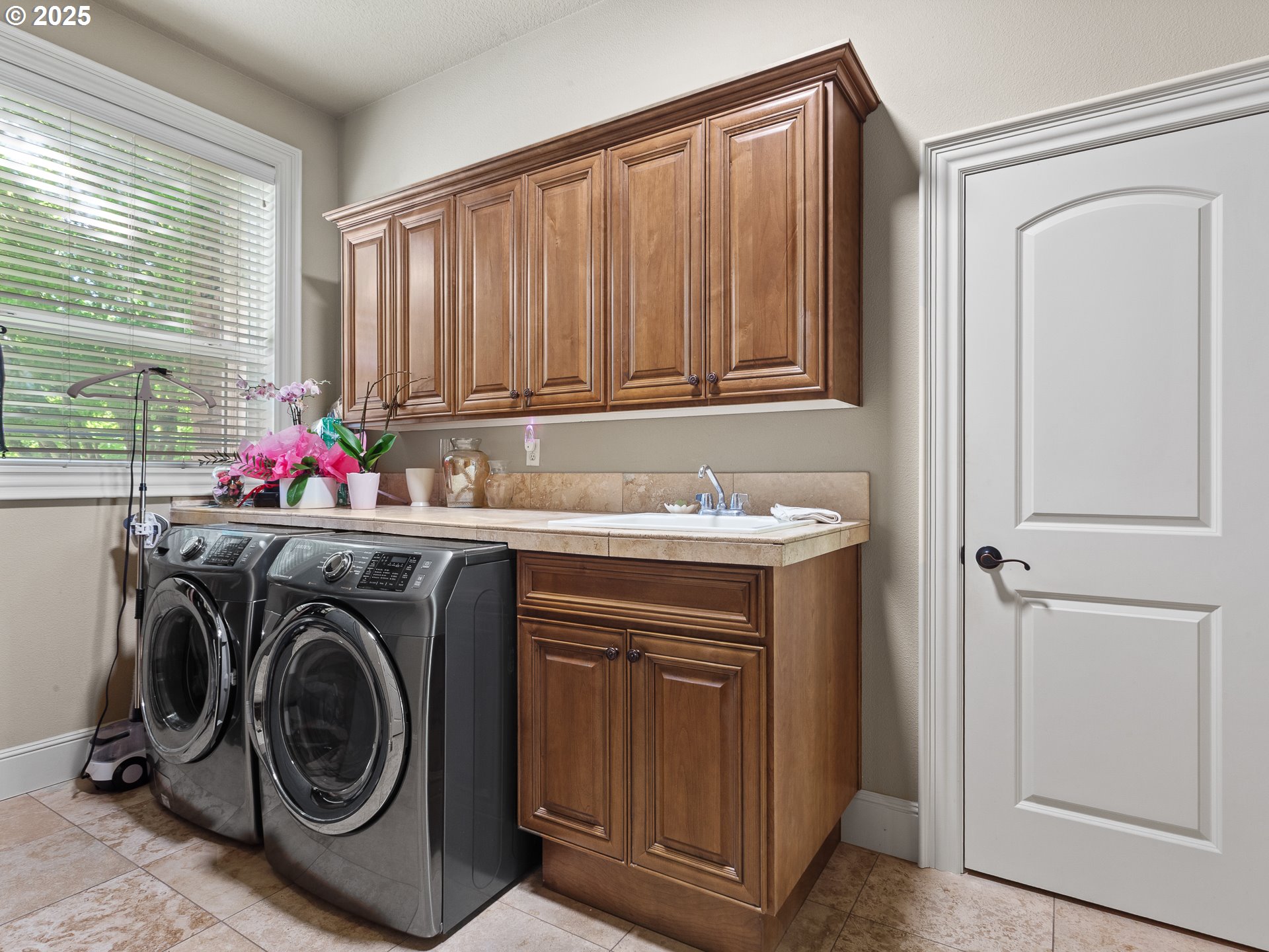 Vancouver, Washington 98684, United States, 6 Bedrooms Bedrooms, ,4 BathroomsBathrooms,Residential,Active,173394