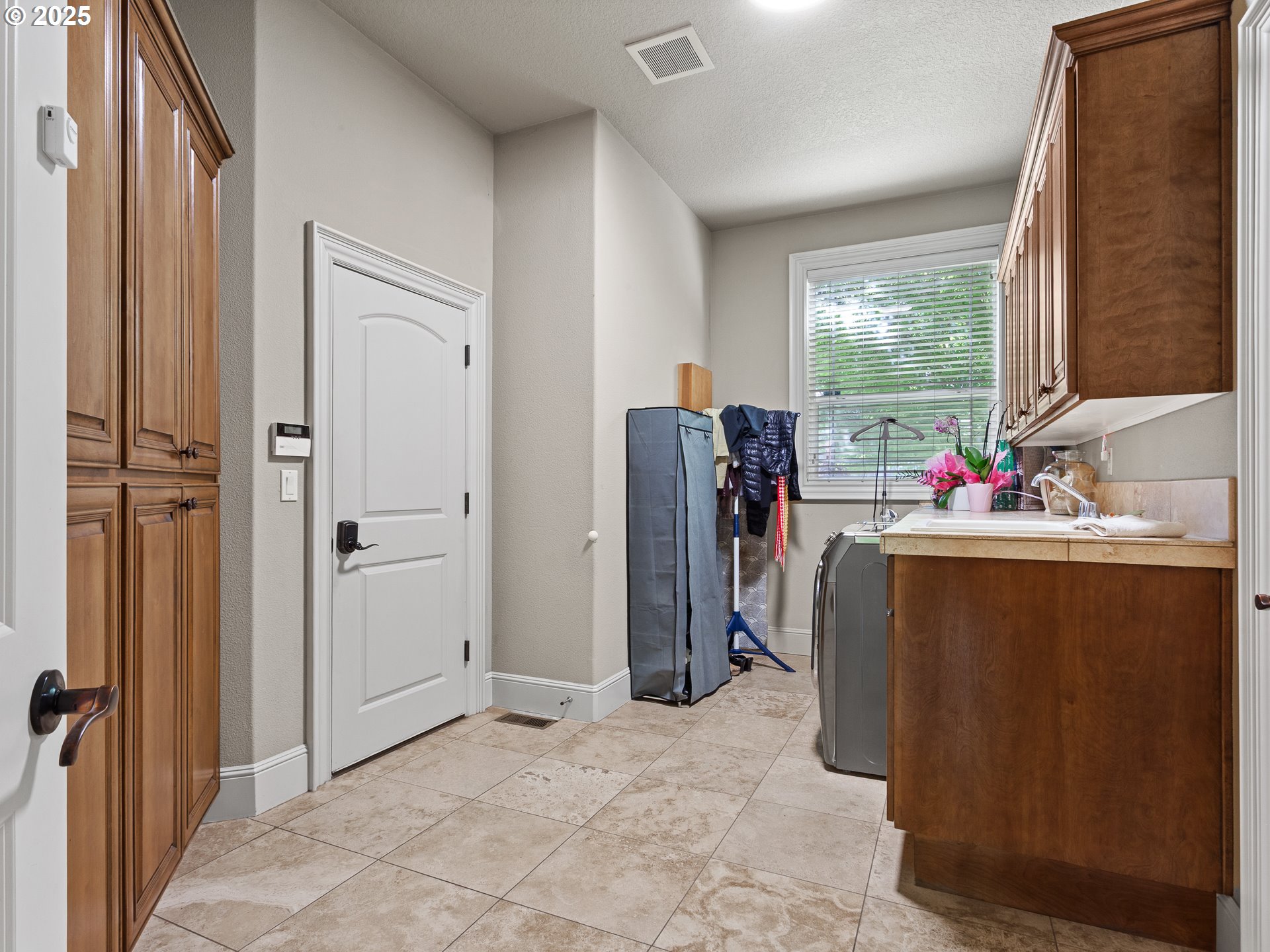 Vancouver, Washington 98684, United States, 6 Bedrooms Bedrooms, ,4 BathroomsBathrooms,Residential,Active,173394