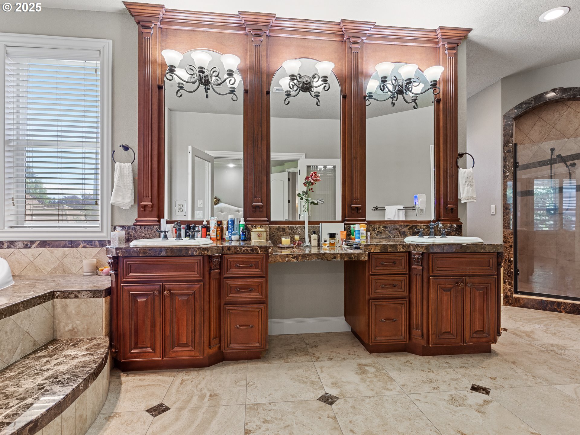 Vancouver, Washington 98684, United States, 6 Bedrooms Bedrooms, ,4 BathroomsBathrooms,Residential,Active,173394