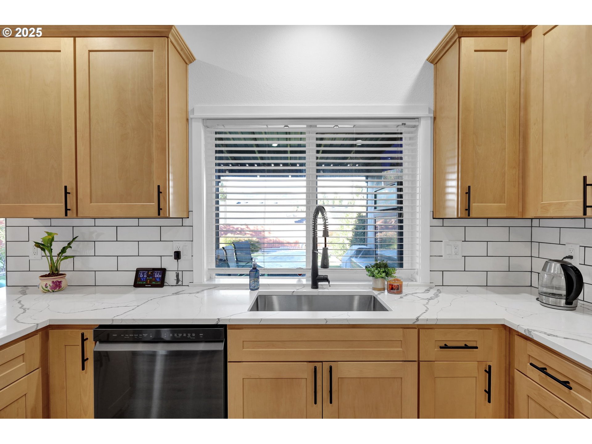 Springfield, Oregon 97477, United States, 4 Bedrooms Bedrooms, ,3 BathroomsBathrooms,Residential,Active,187793