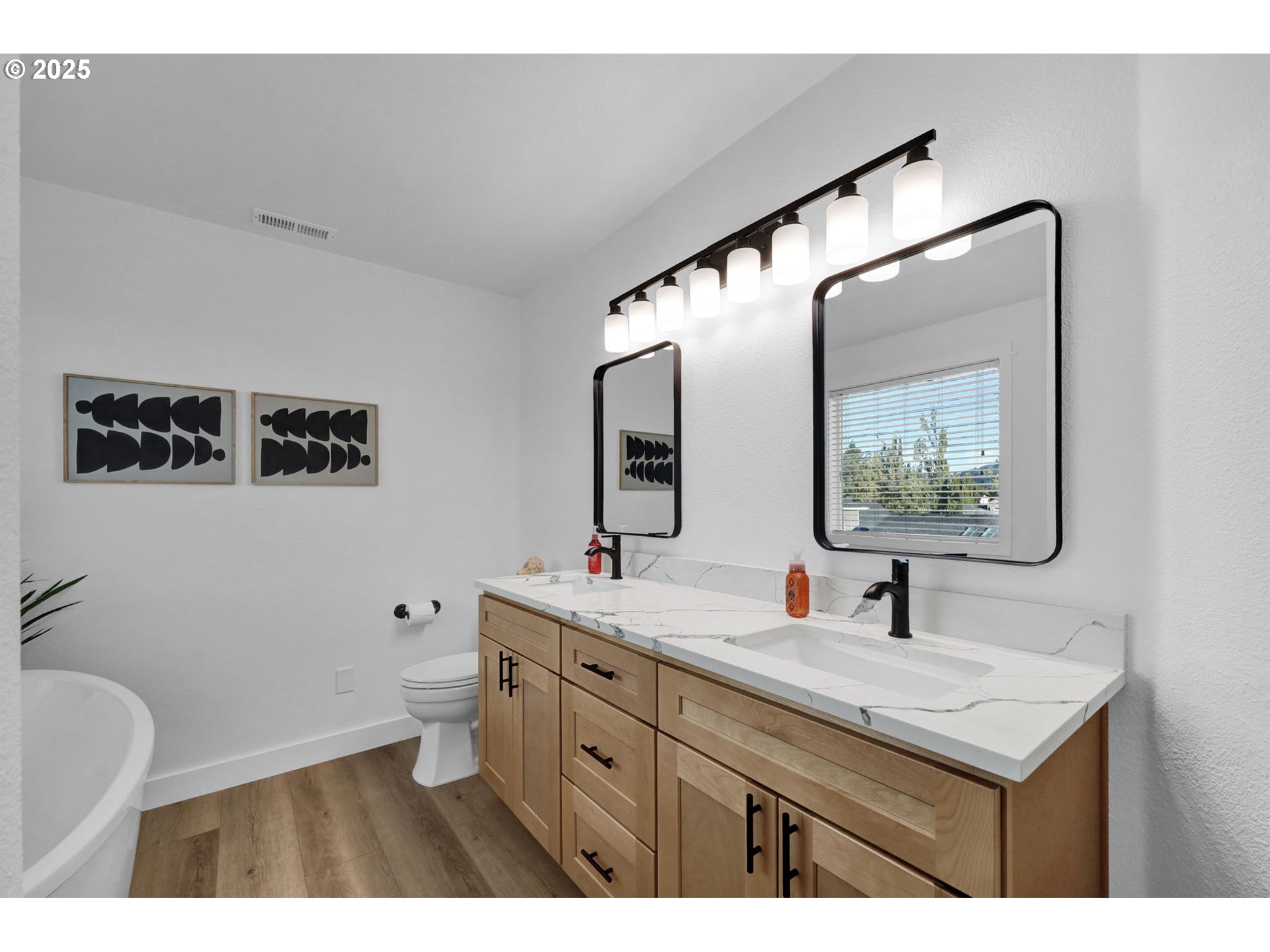 Springfield, Oregon 97477, United States, 4 Bedrooms Bedrooms, ,3 BathroomsBathrooms,Residential,Active,187793