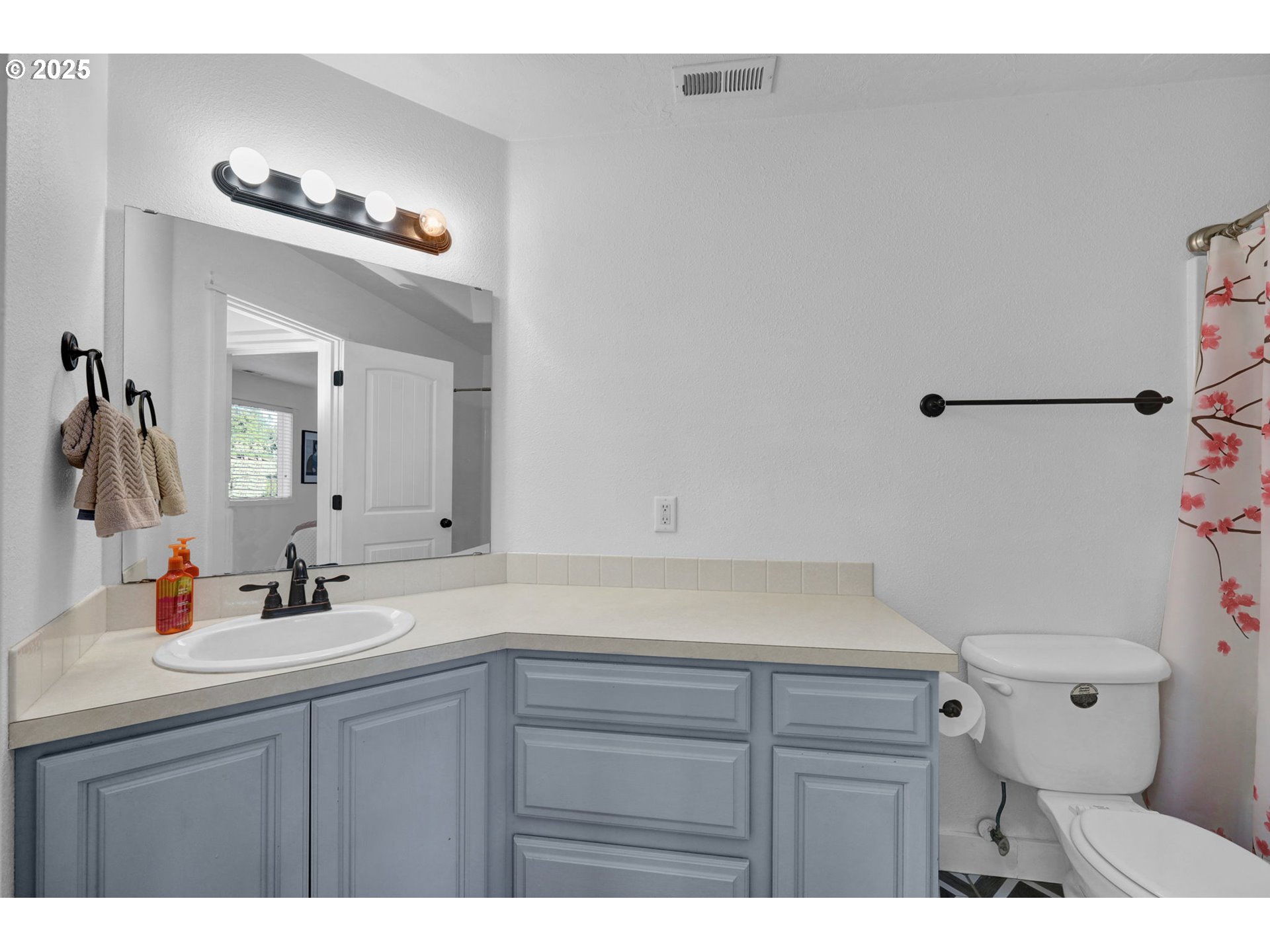 Springfield, Oregon 97477, United States, 4 Bedrooms Bedrooms, ,3 BathroomsBathrooms,Residential,Active,187793