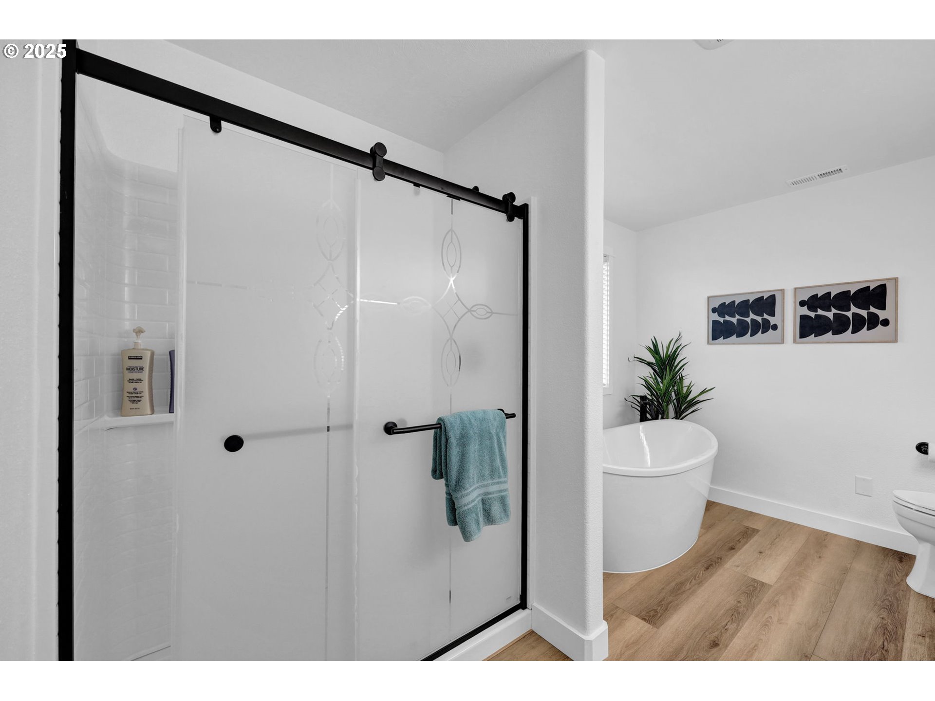 Springfield, Oregon 97477, United States, 4 Bedrooms Bedrooms, ,3 BathroomsBathrooms,Residential,Active,187793