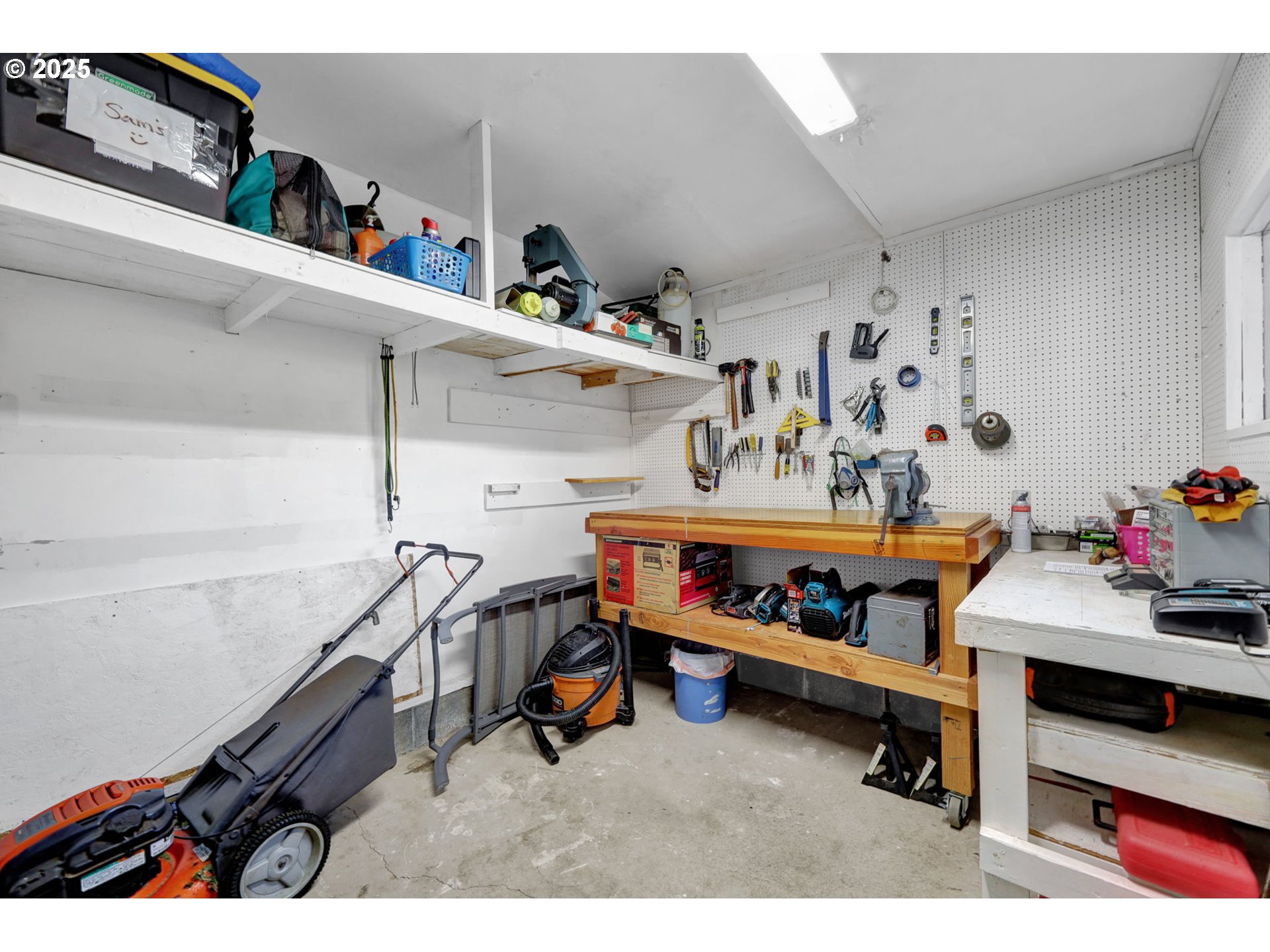 Springfield, Oregon 97477, United States, 4 Bedrooms Bedrooms, ,3 BathroomsBathrooms,Residential,Active,187793