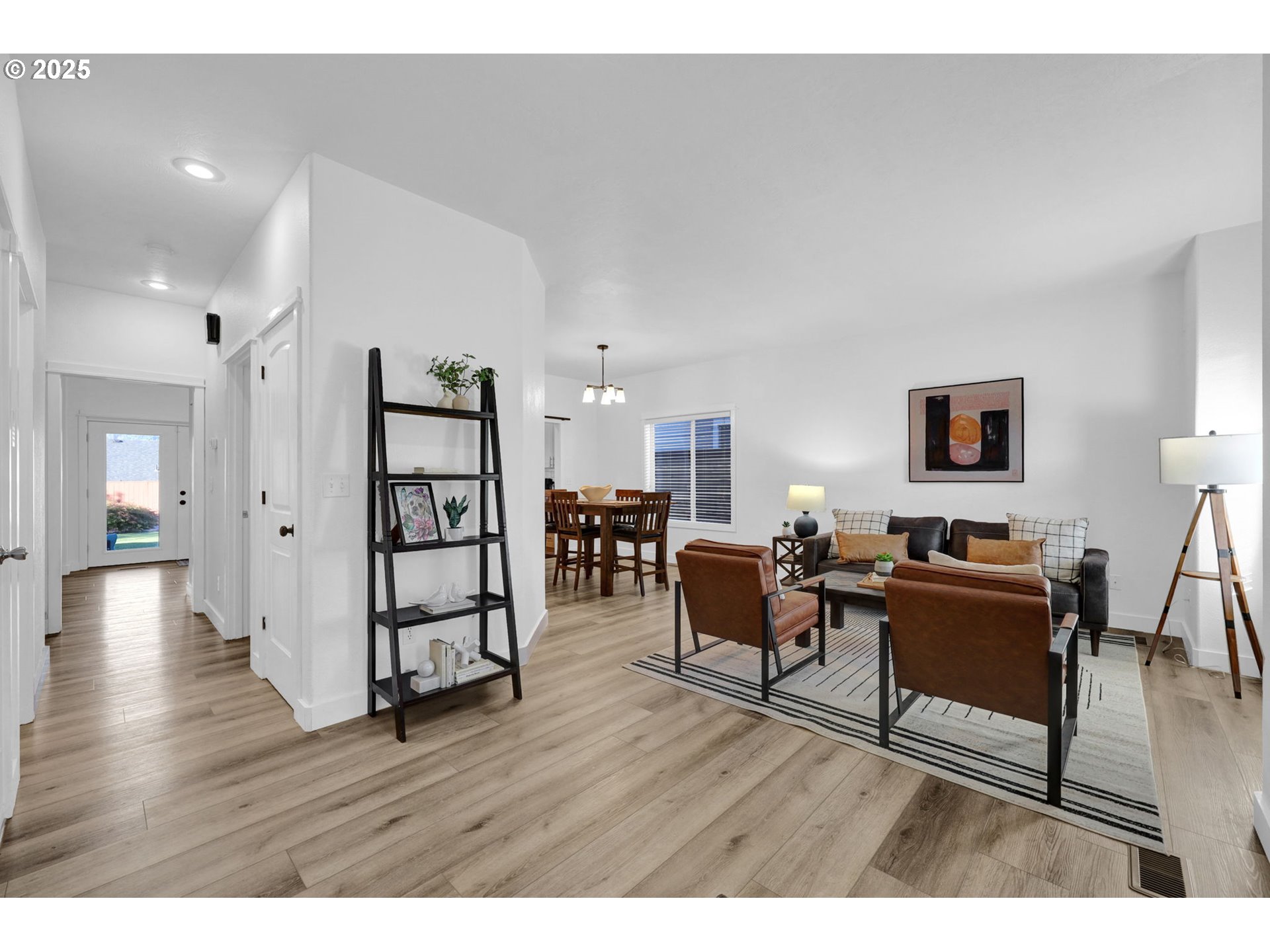 Springfield, Oregon 97477, United States, 4 Bedrooms Bedrooms, ,3 BathroomsBathrooms,Residential,Active,187793