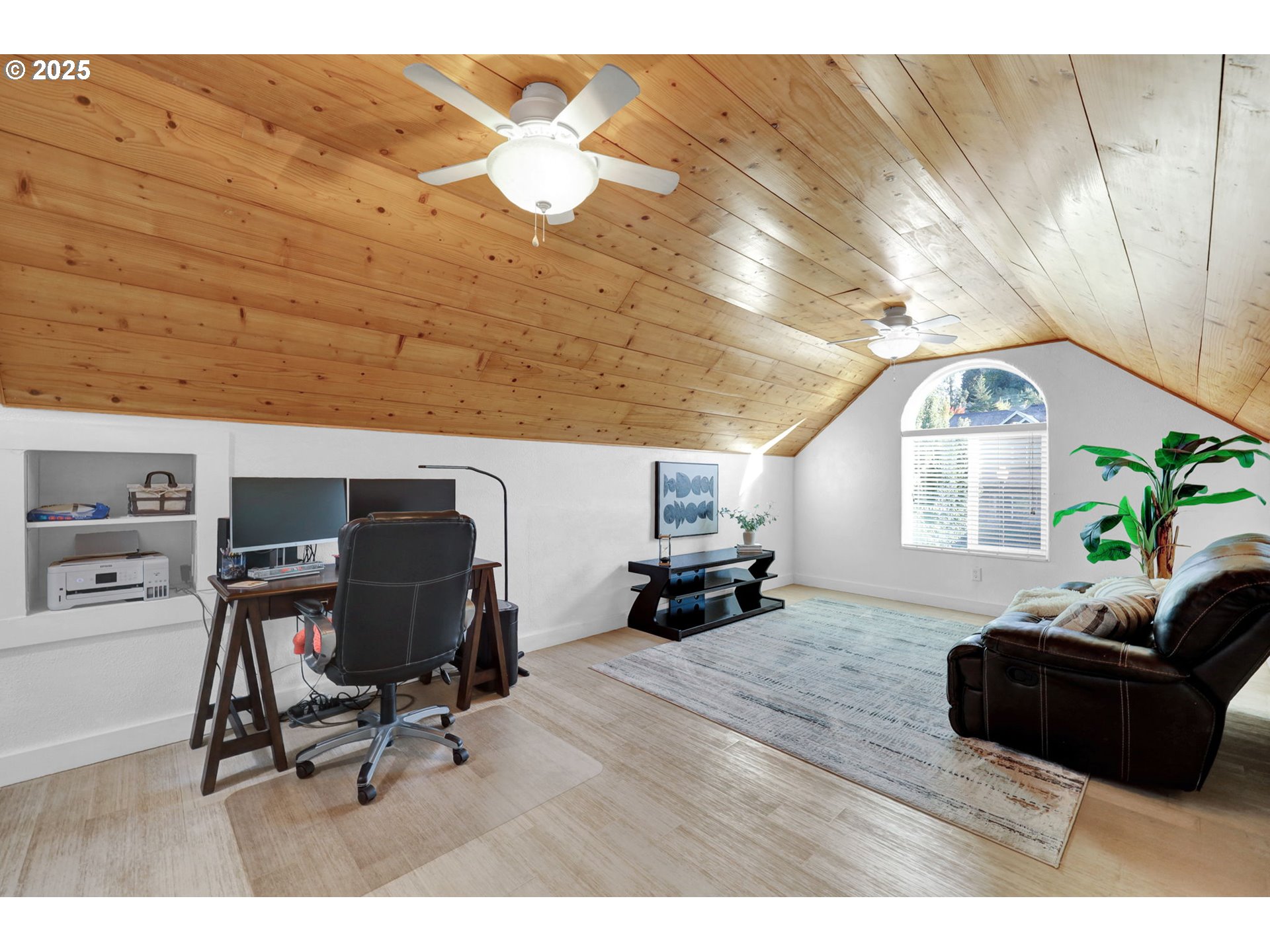 Springfield, Oregon 97477, United States, 4 Bedrooms Bedrooms, ,3 BathroomsBathrooms,Residential,Active,187793