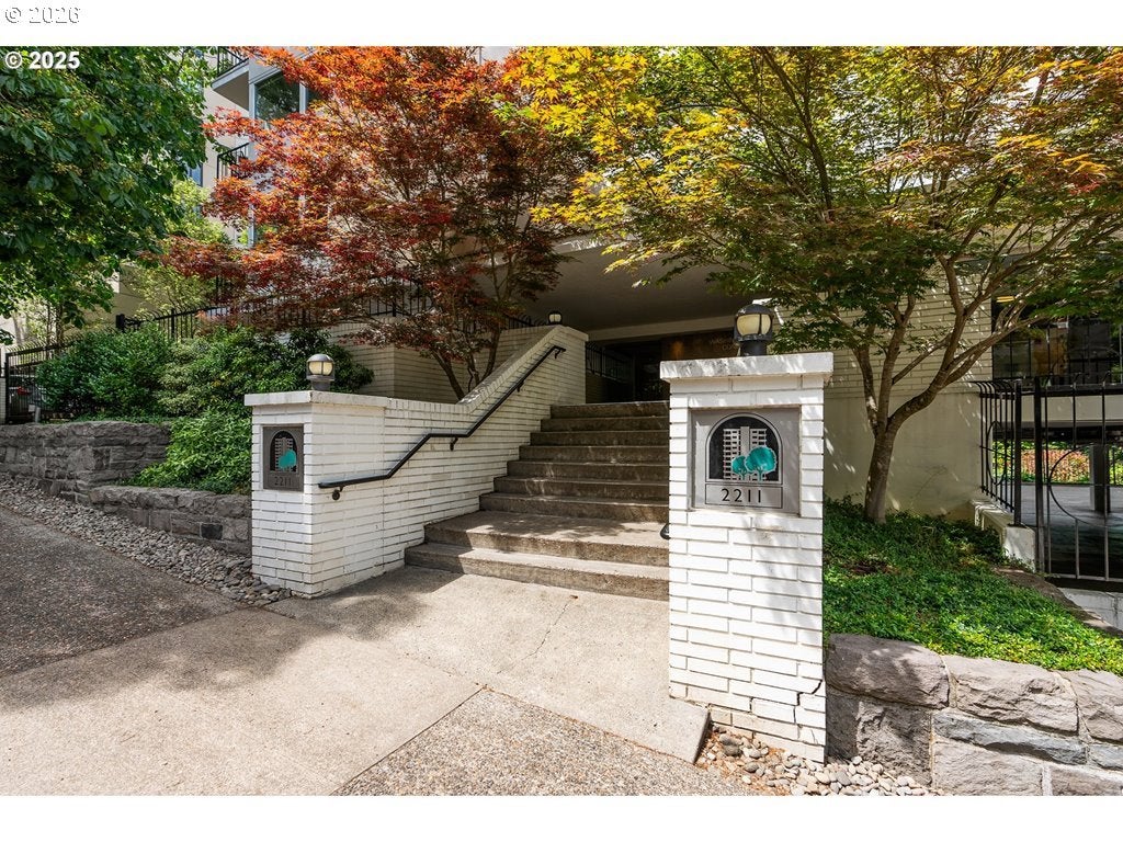 2211 SW PARK PL 803