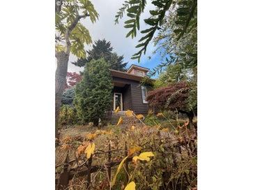 4305 NE 12TH AVE Portland OR 97211
