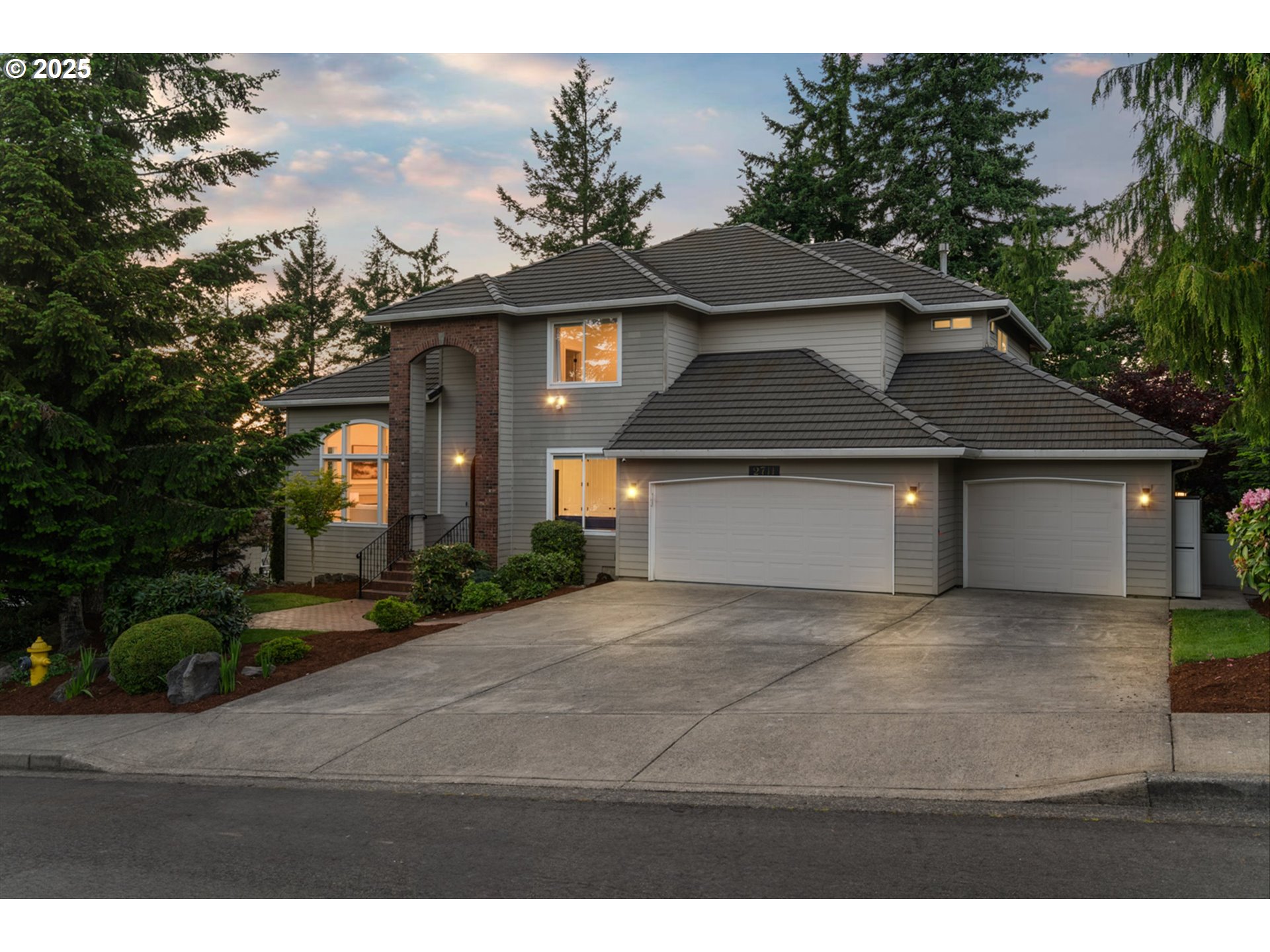 2711 NW 28TH CIR