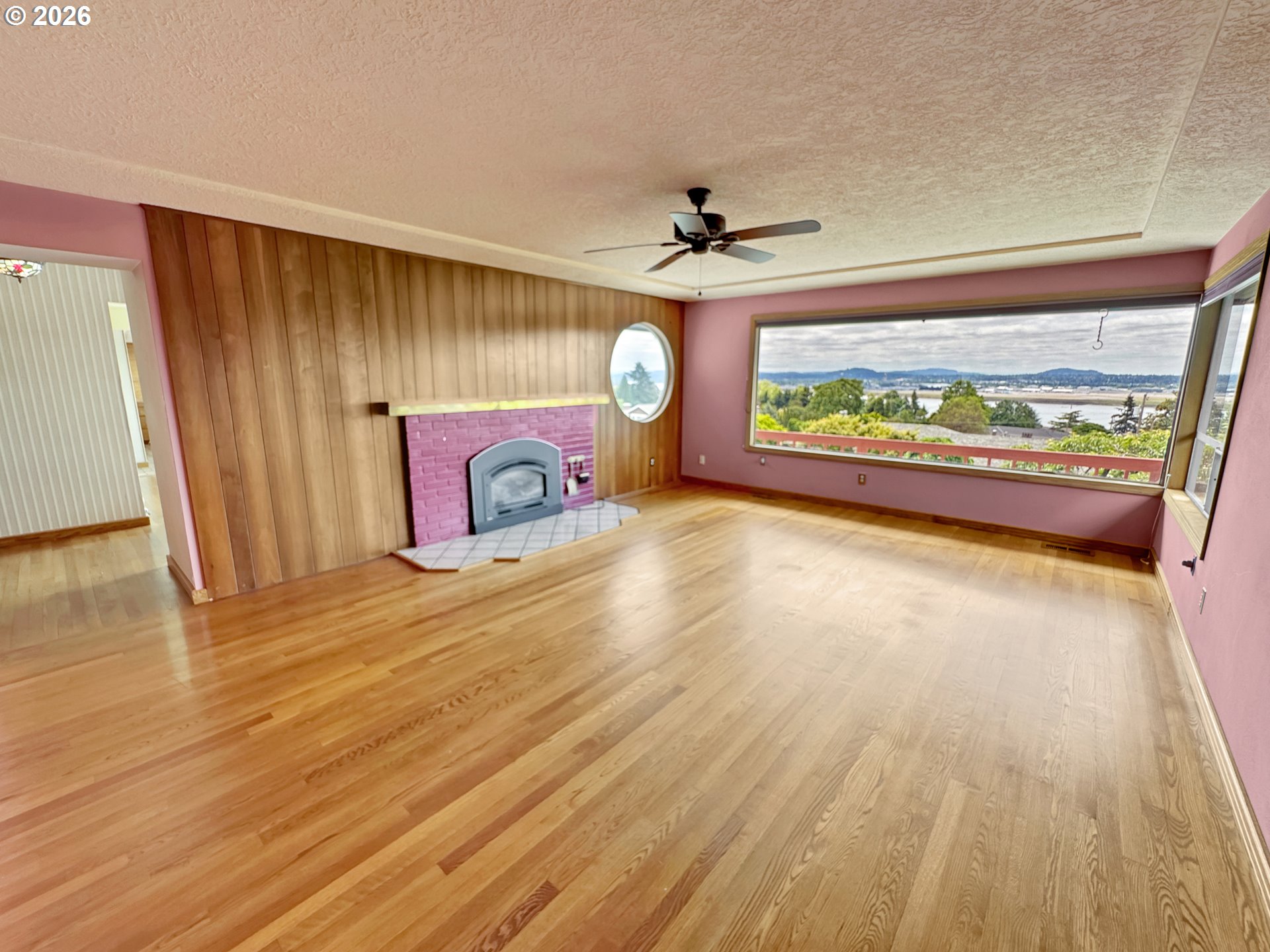 6814 SLERET AVE