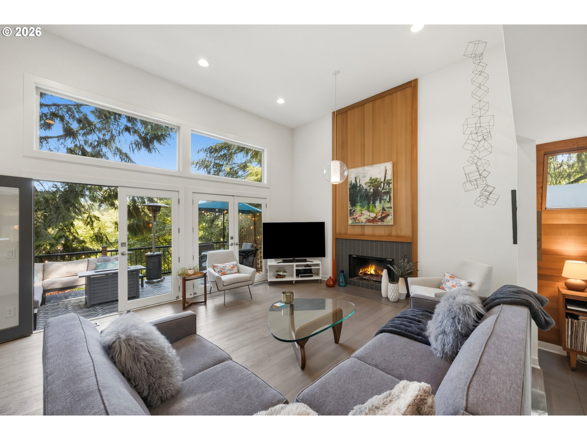12 PARTRIDGE LN